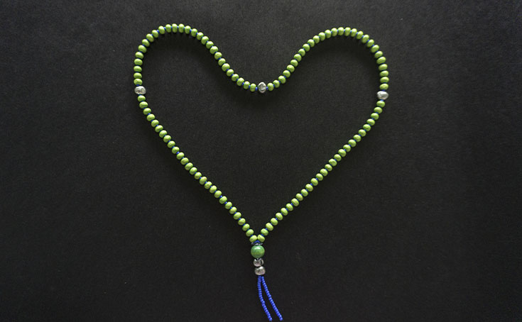 Collar de cuentas con forma de corazón
